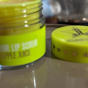 Velour Lip Scrub in Bright Yellow
